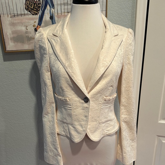 Jackets & Blazers - Bebe Sz 8 Elegant Cream Women's Blazer • NEW!